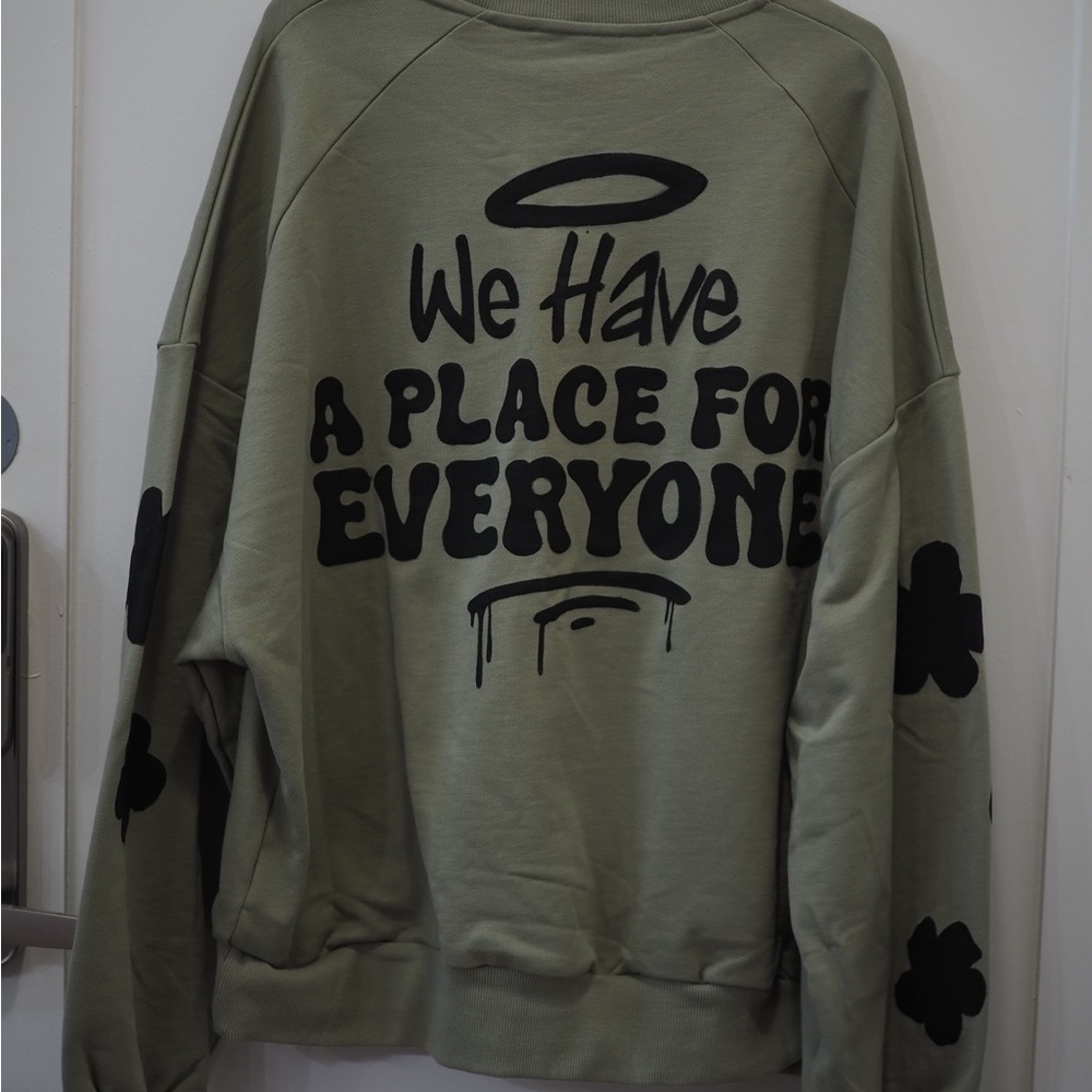 SWEATSHIRT AND PANTS MATCHING SET olive with custom art